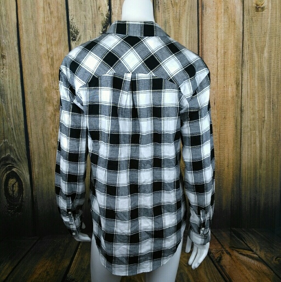 Plaid button down top medium - Picture 4 of 4